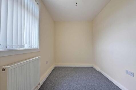 Allenby Road 21 - Bed 3.jpg