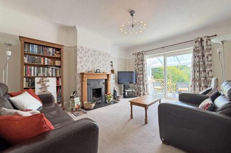 Venn Grove 55 - Living Room.jpg