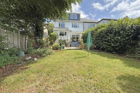 Venn Grove 55 - Garden Long.jpg