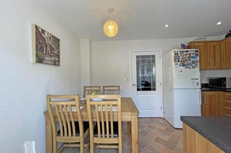 Cobham Close 49 - Dining Area.jpg