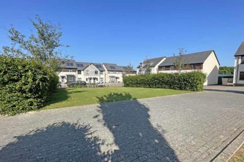 Cobham Close 49 - Residents Garden.jpg
