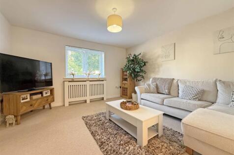 Piper Street 11 - Living Room.jpg