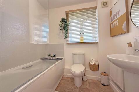 Piper Street 11 - Bathroom.jpg