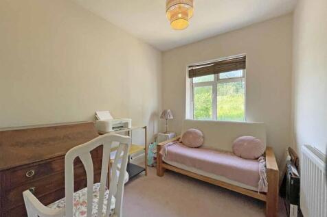 Central Park Avenue 11 Bed 3.jpg