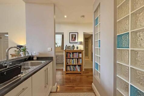 Evans Court - Kitchen 2.jpg