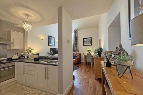 Evans Court - Living Room 5.jpg
