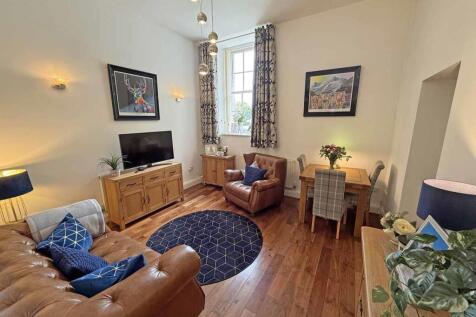 Evans Court - Living Room 3.jpg
