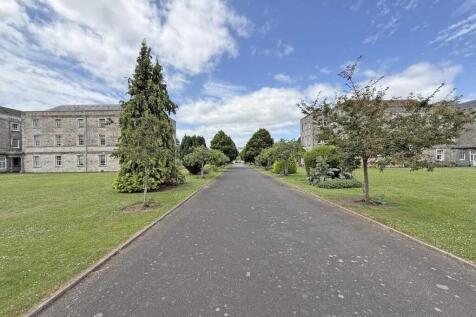 Evans Court - Communal Garden 2.jpg