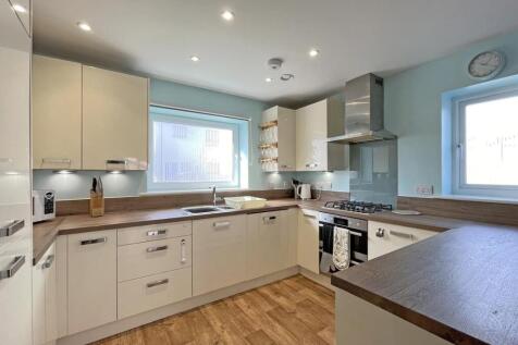 Solar Crescent 12 - Kitchen 3...jpg