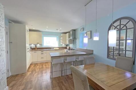 Solar Crescent 12 - Kitchen 2...jpg