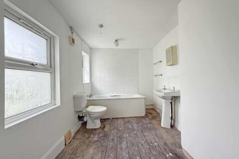 Stenlake Terrace 8 Bathroom 1.jpg