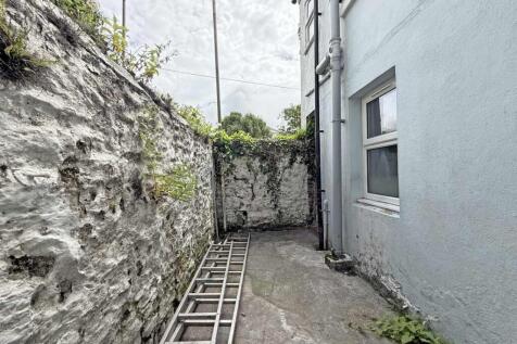 Stenlake Terrace 8 Courtyard.jpg