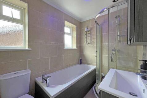 Erlstoke Close 36 - Bathroom...jpg