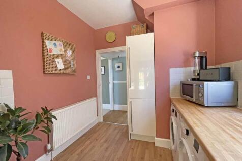 Eggbuckland Road 115 Kitchen 4.jpg