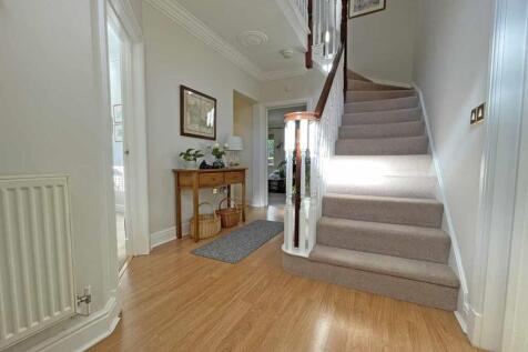 Conqueror Drive 22 - Hallway.jpg