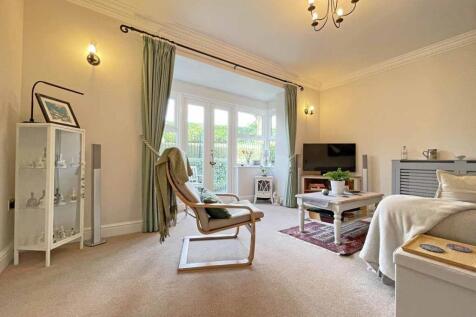 Conqueror Drive 22 - Sitting Room.jpg