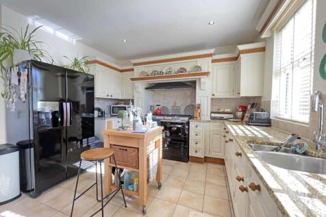 Conqueror Drive 22 - Kitchen.jpg
