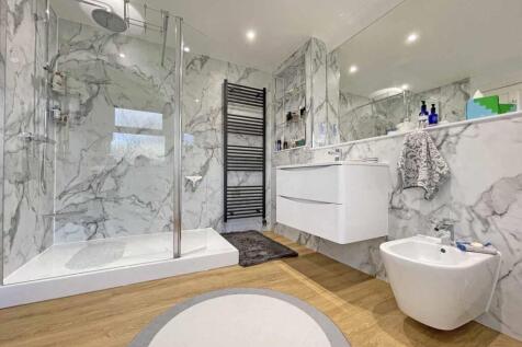 Conqueror Drive 22 - Main En-Suite 2.jpg