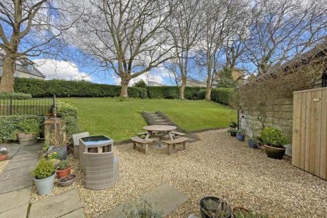 Conqueror Drive 22 - Garden 13.jpg