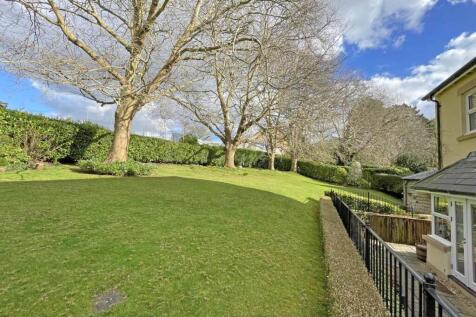Conqueror Drive 22 - Garden 4.jpg