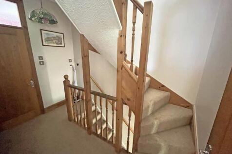 St Barnabus Terrace 26 Landing.jpg