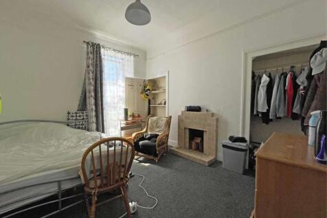 Lipson Road 80 Bedrom 1.jpg