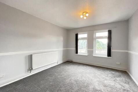 Bourne Close 27 - Lounge FP.jpg