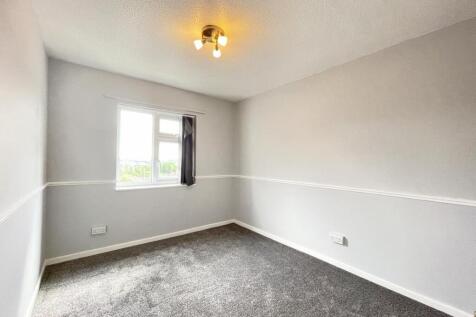 Bourne Close 27 - Bed 2.jpg