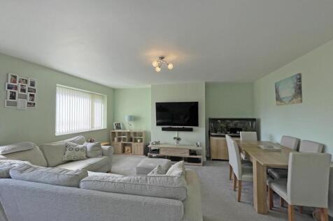 Congreve Gardens 7a Living Room 4.jpg