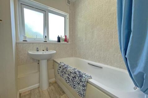 Congreve Gardens 7a Bathroom.jpg