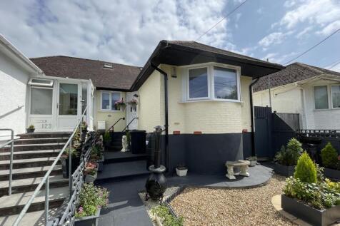 Budshead Road 121 - Front.jpg