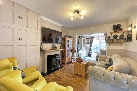 Budshead Road 121 - Lounge FP.jpg