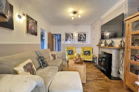 Budshead Road 121 - Lounge 2.jpg
