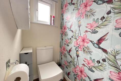Budshead Road 121 - En Suite.jpg