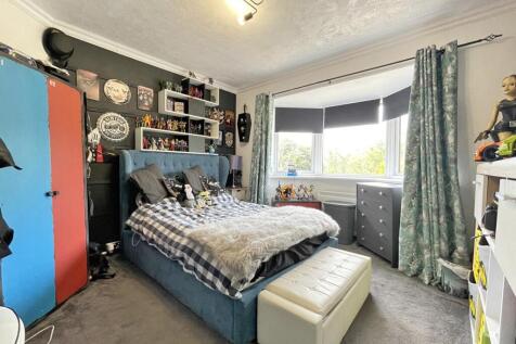 Budshead Road 121 - Bed 2.jpg