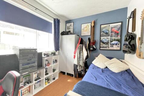 Budshead Road 121 - Bed 3.jpg