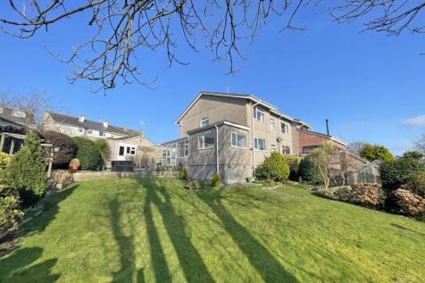 Pilgrim Close 7 - Garden FRONT PAGE.jpg