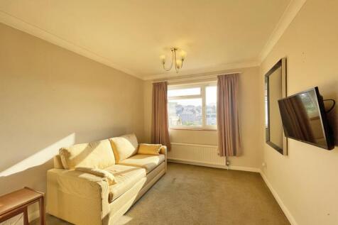 Pilgrim Close 7 - Dining.jpg