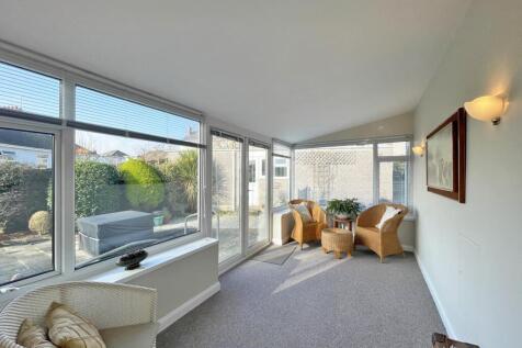 Pilgrim Close 7 - Sun Room.jpg