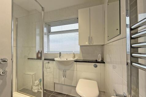 Pilgrim Close 7 - Shower Room.jpg
