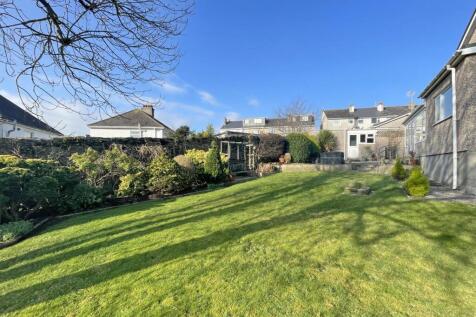 Pilgrim Close 7 - Garden 2.jpg