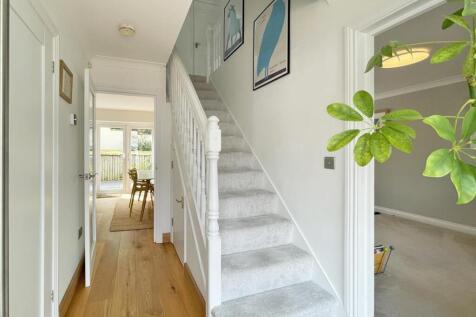Ramsey Gardens 82 - Hall.jpg