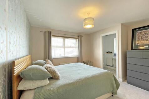Ramsey Gardens 82 - Bed 1a FP.jpg
