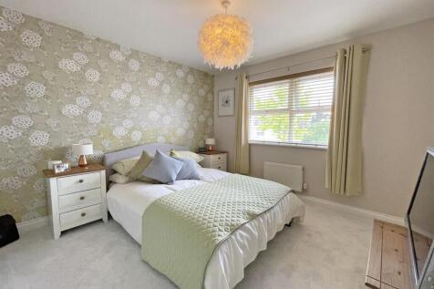 Ramsey Gardens 82 - Bed 2.jpg