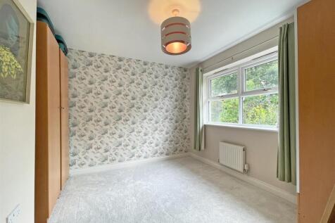 Ramsey Gardens 82 - Bed 3.jpg