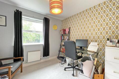 Ramsey Gardens 82 - Bed 4.jpg