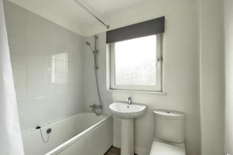 Tollox Place 19 - Bath.jpg