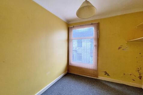 Tollox Place 19 - Bed 3.jpg