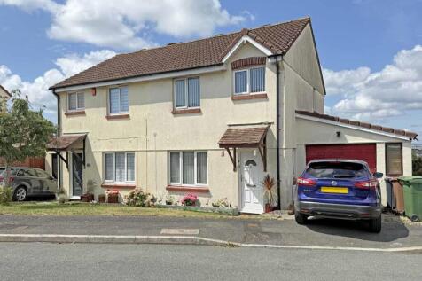 Battershall Close 9 - Front...jpg