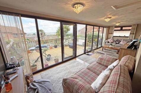 Battershall Close 9 - Sun Room Front.jpg